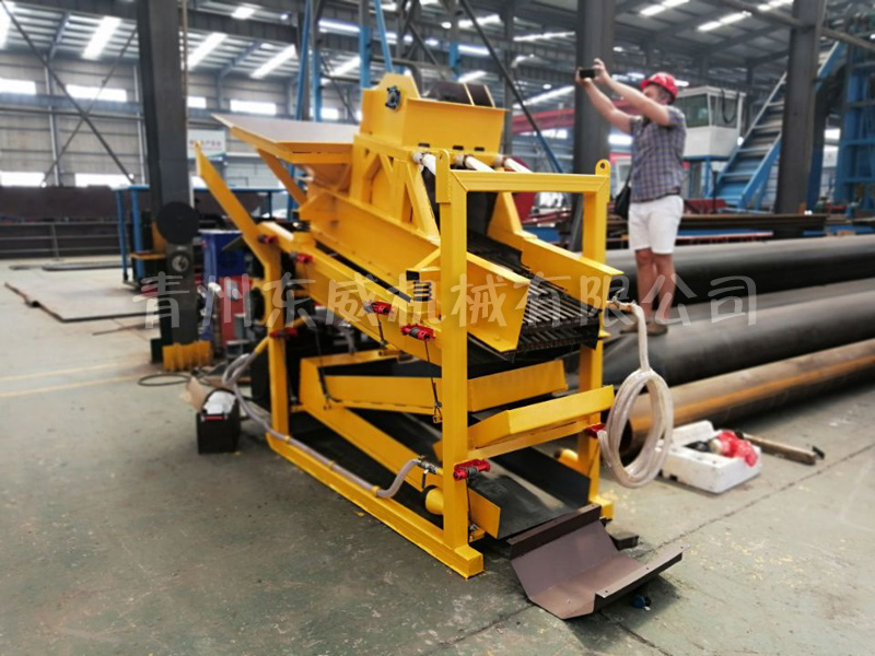 振動(dòng)式選金機(jī)12